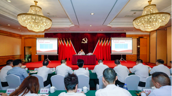尊龙凯时集团任丁书记带头讲授“不忘初心、牢记使命”主题教育专题党课