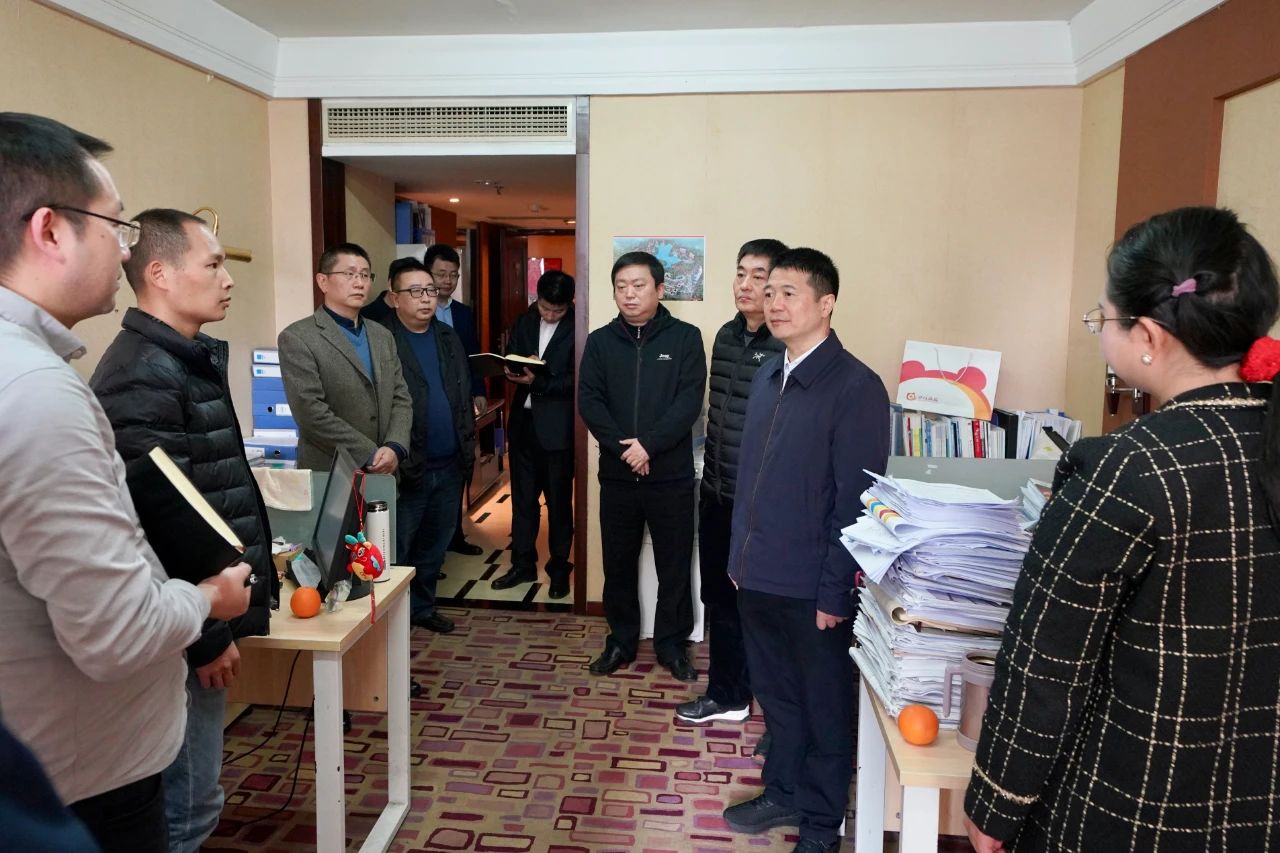 迎新春，鼓干劲，开新局！省尊龙凯时集团领导班子慰问总部干部员工